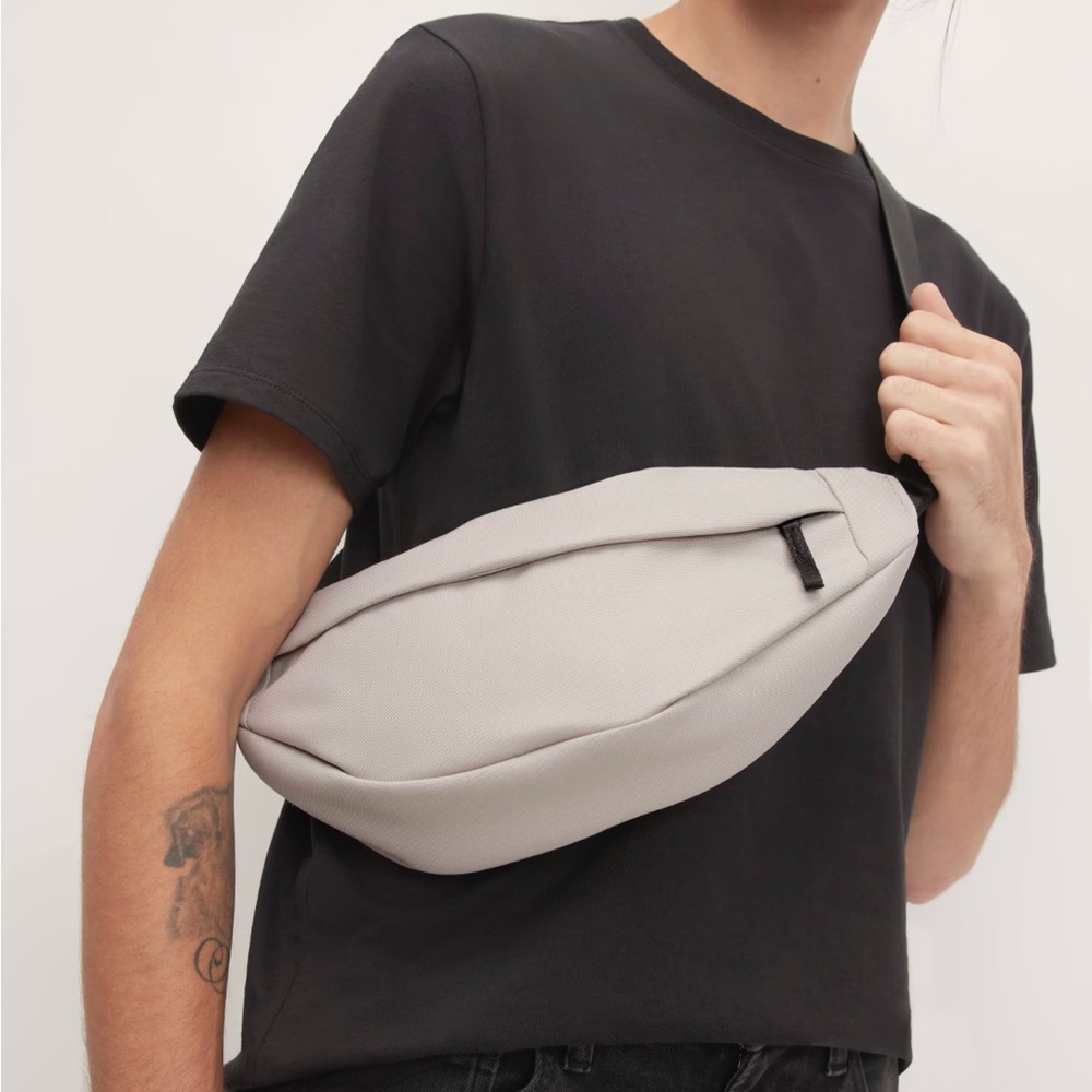Everlane ReNew Transit Fanny Pack in Warm Quartz